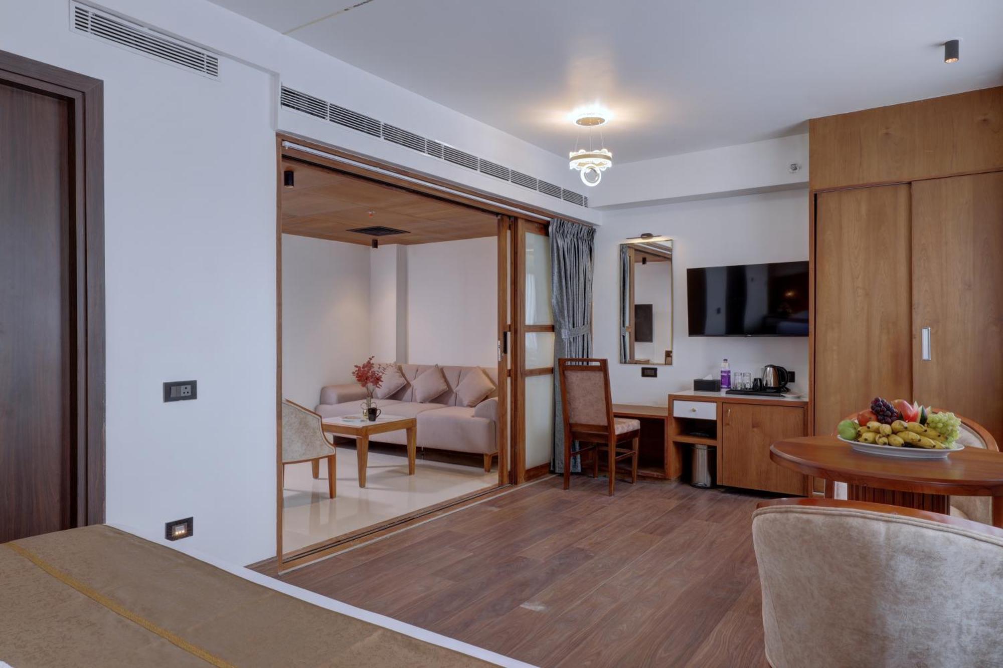 Hotel Cordial Sopanam Thiruvananthapuram Kültér fotó